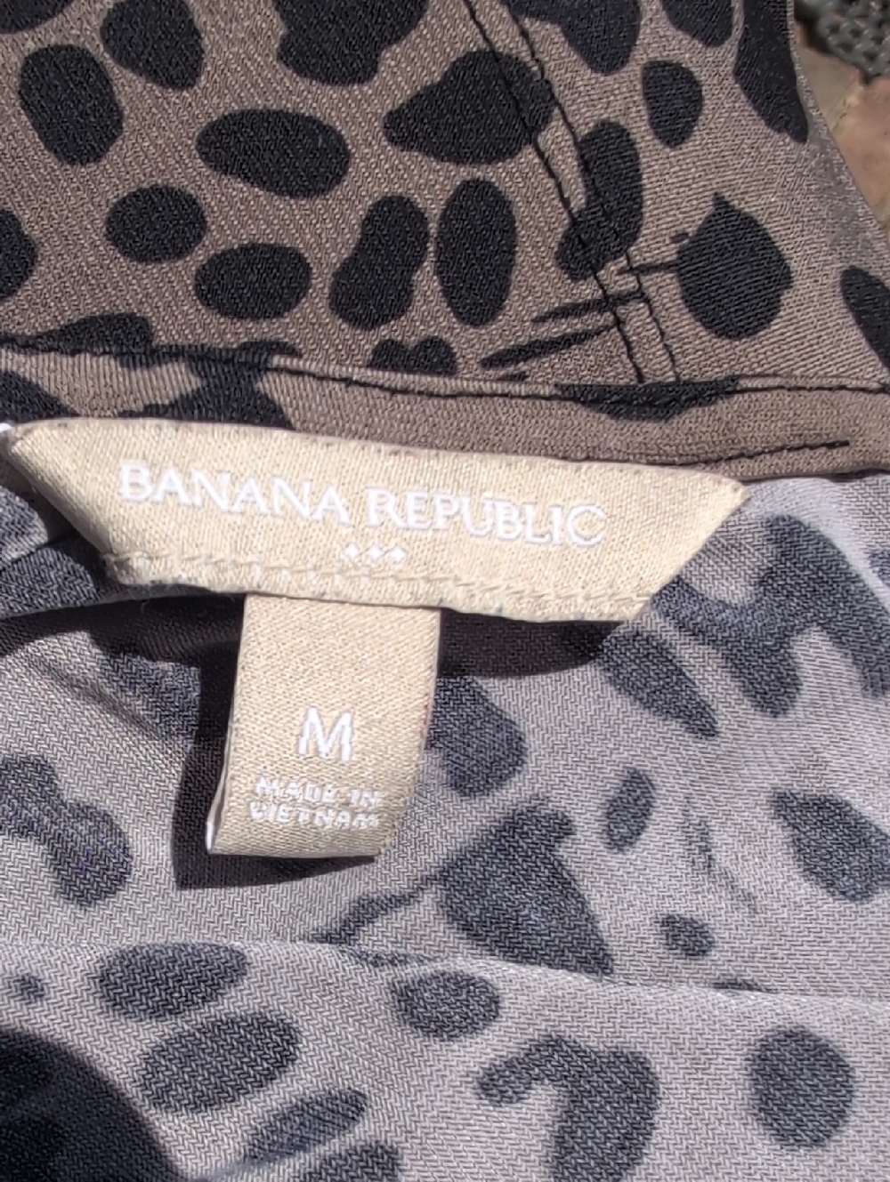 Banana Republic Women's Taupe and Black Animal-Print Shift Dress - Picture 5 of 5